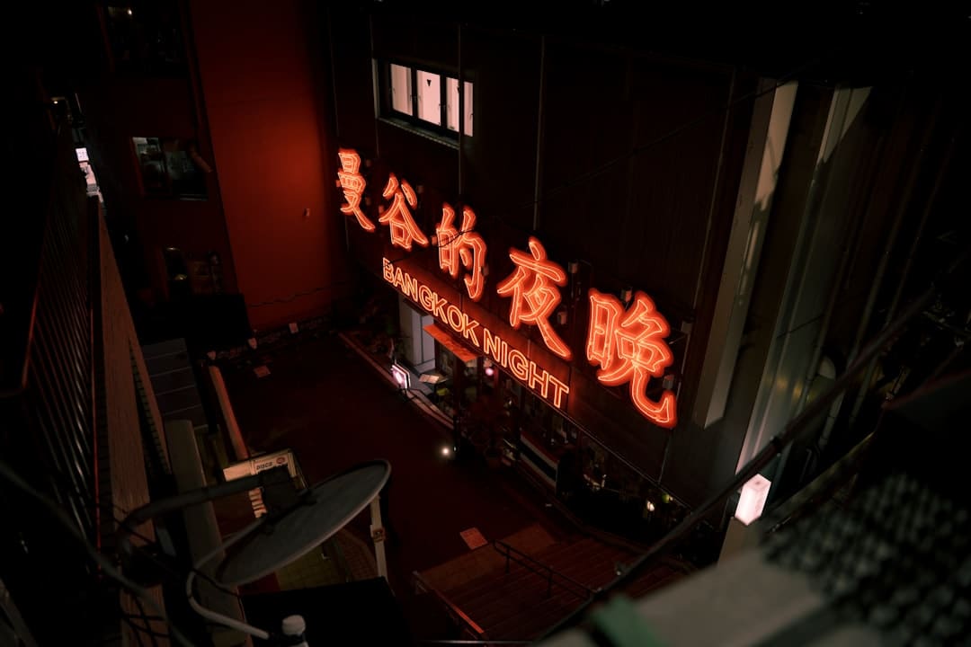近十年国产最高分动作违法片《捕风追影》狠爽热映中!上映3天票房破2亿
